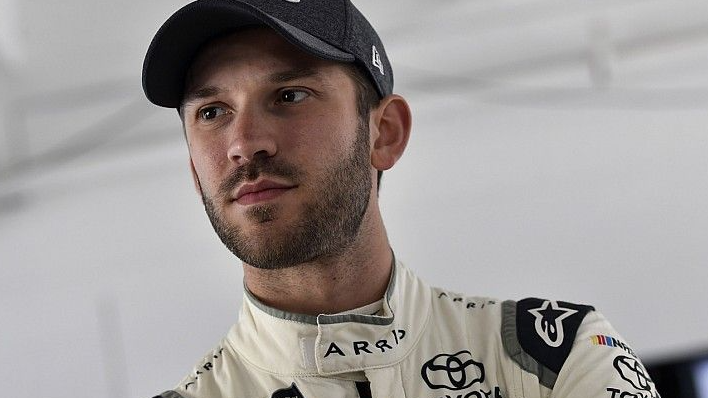 El piloto Daniel Suárez es el primer mexicano en ganar una carrera de Nascar