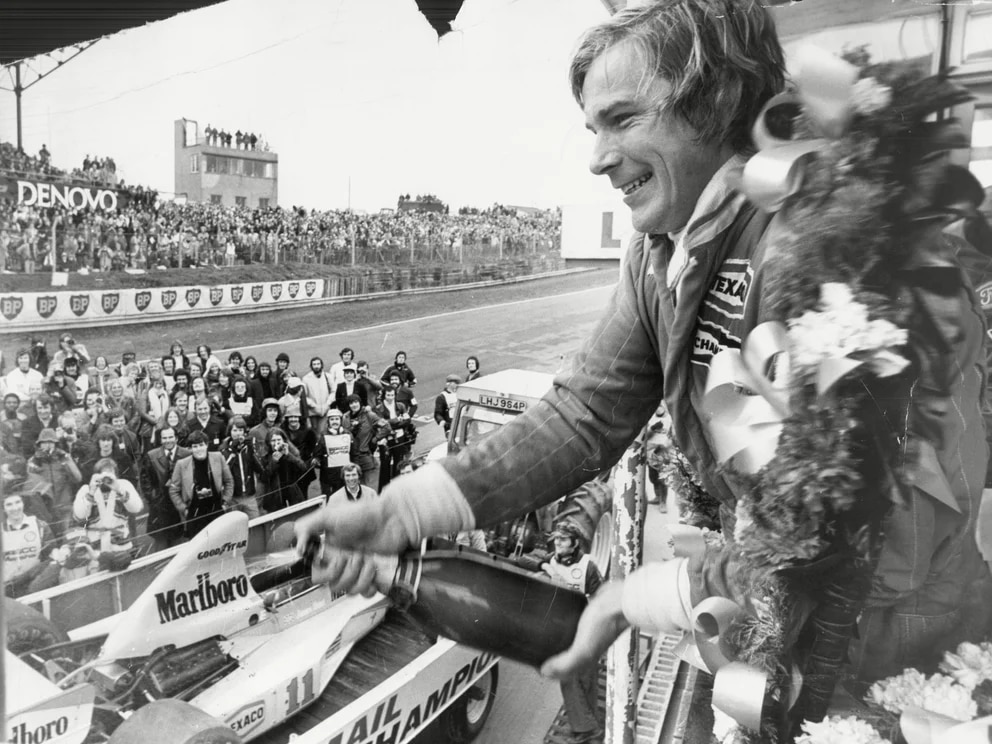 Los secretos de James Hunt: el mito de las cinco mil mujeres, la maratón sexual con azafatas y su relación con la cocaína