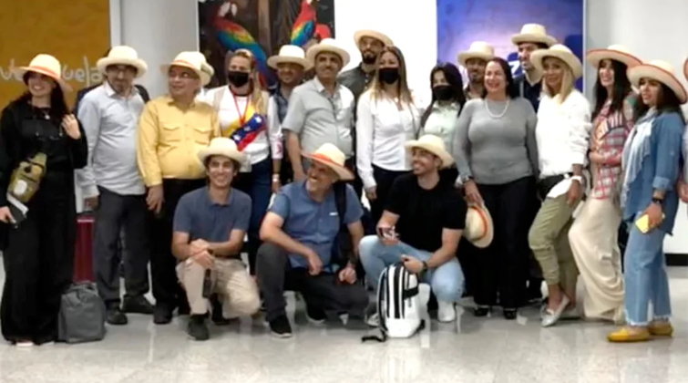 El régimen de Maduro recibió a “influencers” iraníes para promover el turismo bilateral (Fotos y Video)