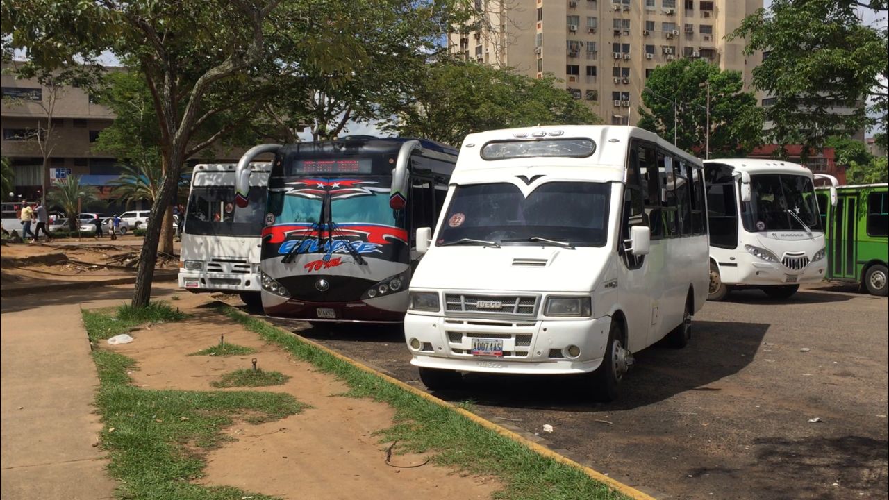 Nuevo precio del gasoil pone “entre la espada y la pared” a transportistas en Bolívar