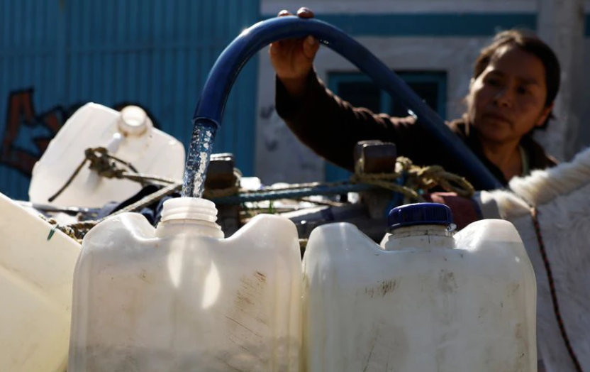 Ciudad mexicana limita acceso diario de agua a seis horas en medio de sequía