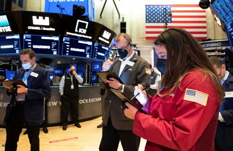 Wall Street abre en positivo y el Dow Jones sube un 0,82 %