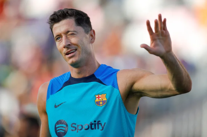 Fitness, videojuegos y gastronomía: cómo es el gran imperio multimillonario de Robert Lewandowski