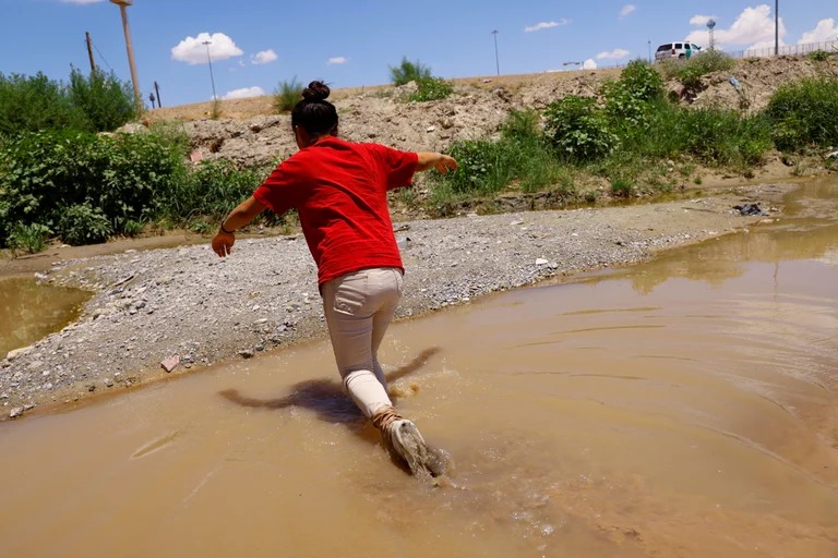 Migrantes son vendidos hasta en 700 dólares en EEUU para esclavizarlos