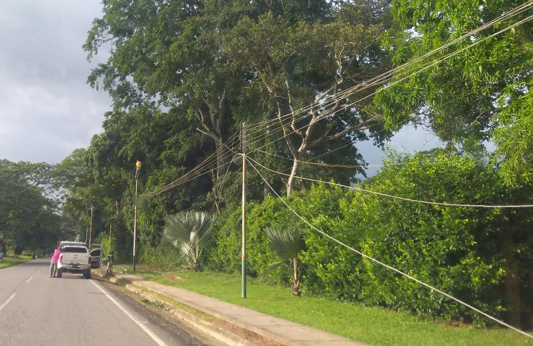 Apagones en Canoabo, Bejuma hasta de 24 horas le hacen la “vida de cuadritos” a sus habitantes