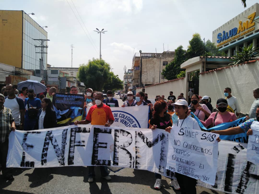 Trabajadores de la salud en Anzoátegui, a nada de laborar desnudos porque el chavismo no paga el bono de uniformes