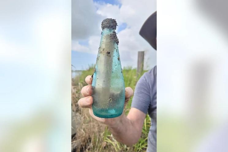 Viaje en el tiempo: Se reencontró con un mensaje que ocultó en una botella hace 27 años en Texas