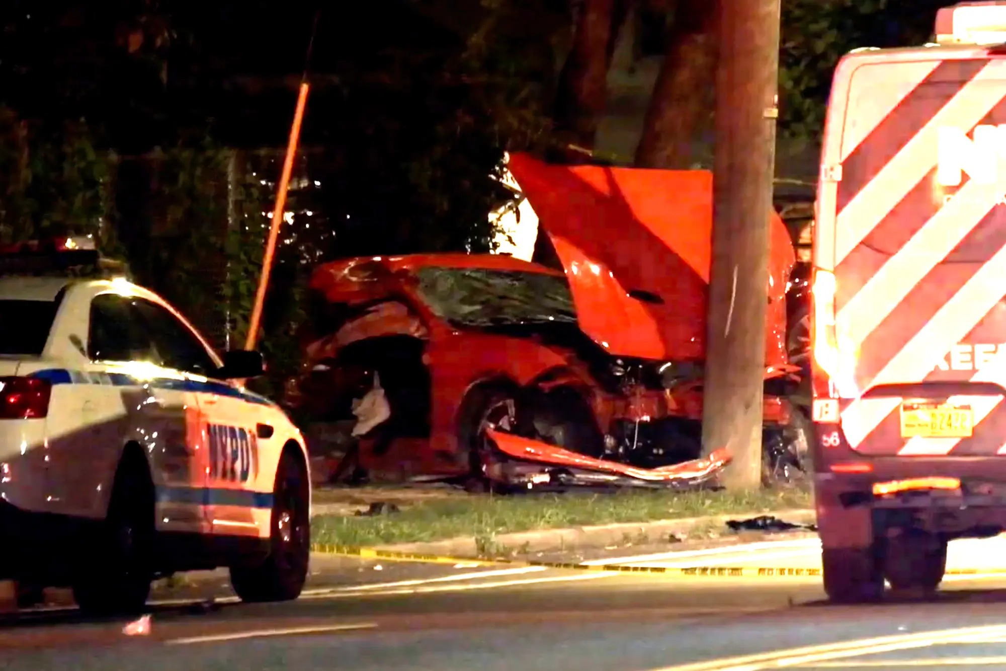 Partieron su Mustang en dos: El horrible accidente en Nueva York que dejó tres adolescentes muertos