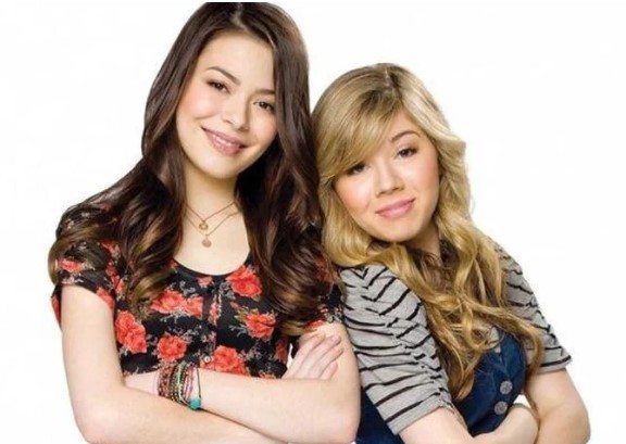 Miranda Cosgrove reaccionó a las declaraciones de abuso dentro de “Nickelodeon” de Jennette McCurdy