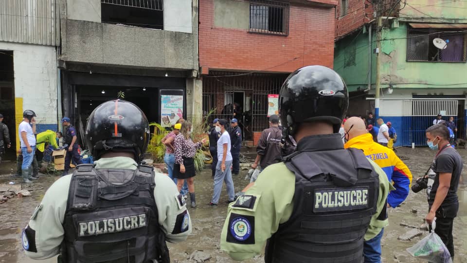 EN FOTOS: Así quedó el barrio La Línea de Petare tras desbordamiento del río Guaire este #10Ago