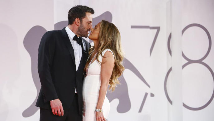 Todos los detalles del vestido de novia que Jennifer López llevó en su segunda boda con Ben Affleck