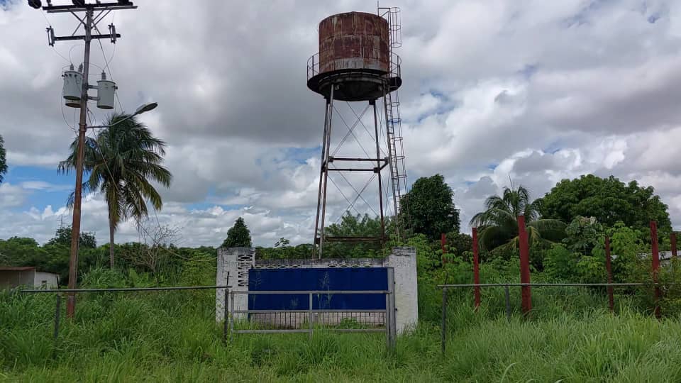 Más de mil habitantes de dos municipios de Anzoátegui llevan meses sin una gota de agua