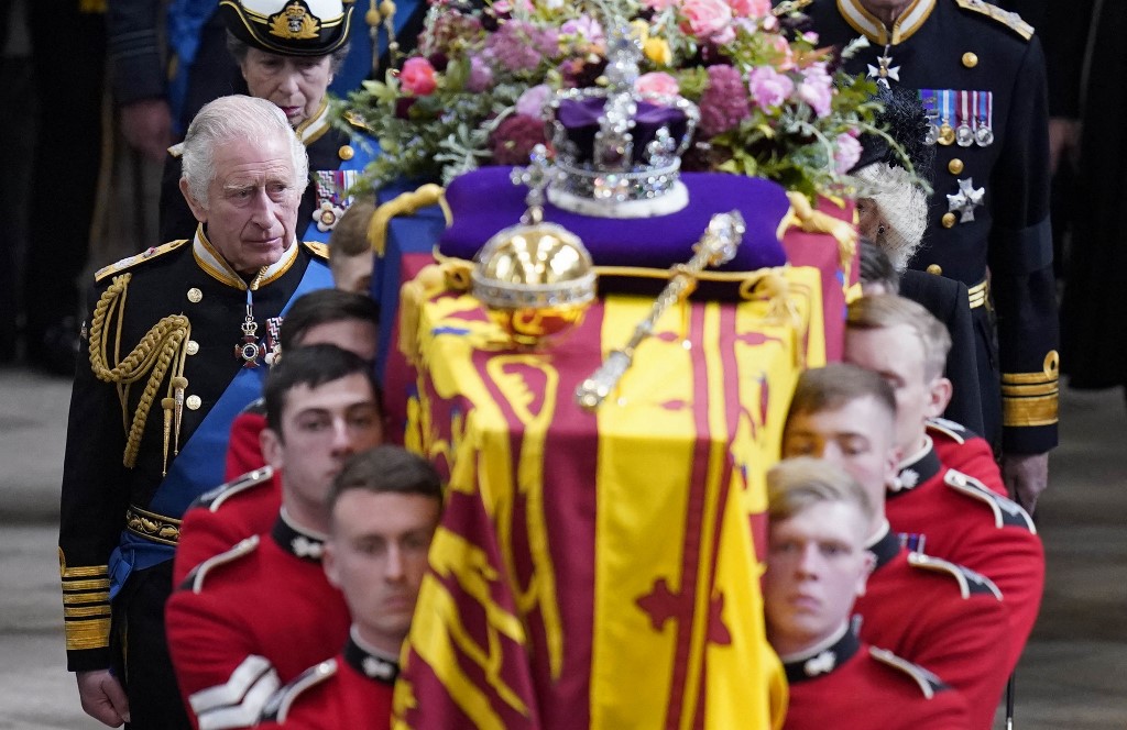 Hermano del rey belga dice que sobraban invitados en exequias de Isabel II