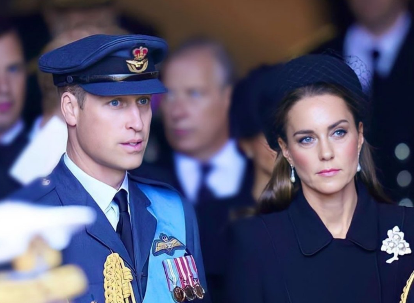 Los príncipes de Gales visitan tributos florales a Isabel II en Sandringham