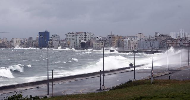 Prevén intensas lluvias, fuertes vientos e inundaciones: Cuba se prepara para la llegada del huracán Ian