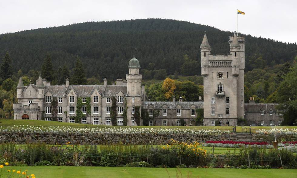 En Vivo: así está el exterior del Palacio Balmoral ante el estado de salud de la reina Isabel II