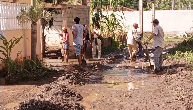 En Sucre, más de 15 viviendas fueron afectadas por crecida del río Chachamaure