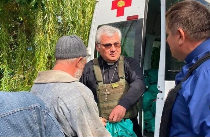 Cardenal enviado por el papa Francisco a Ucrania escapó de un tiroteo cerca de Zaporiyia