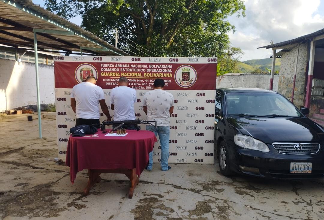 Tras un enfrentamiento detienen a tres sujetos con prendas alusivas a la PNB en Carabobo