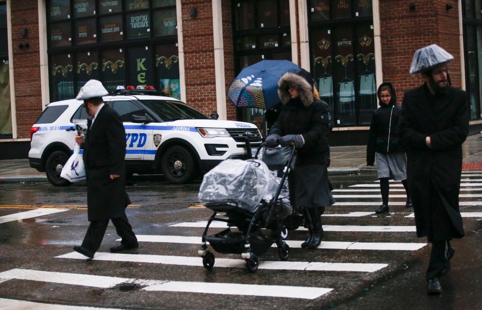 Conmoción en Nueva York: Recibió un disparo en la cabeza pero su peluca la salvó de la muerte