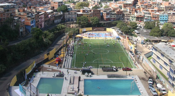 Exigen justicia por la muerte de un adolescente en Polideportivo de Petare a manos de un GNB (Videos)