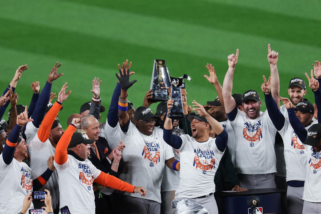 Los sorprendentes Filis desafían el favoritismo de Astros en la Serie Mundial