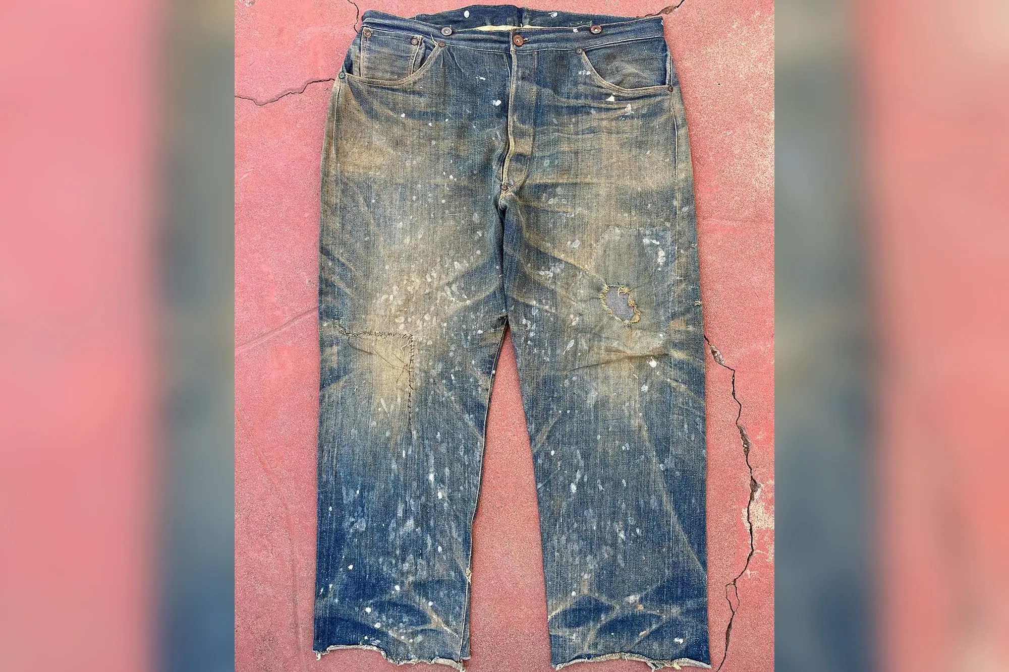 El curioso monto que pagaron en una subasta en EEUU por unos jeans del siglo XIX