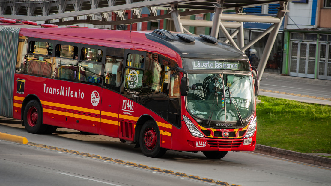 Conmoción en Colombia: Asesinan a un adolescente por pisar a un pasajero en un autobús