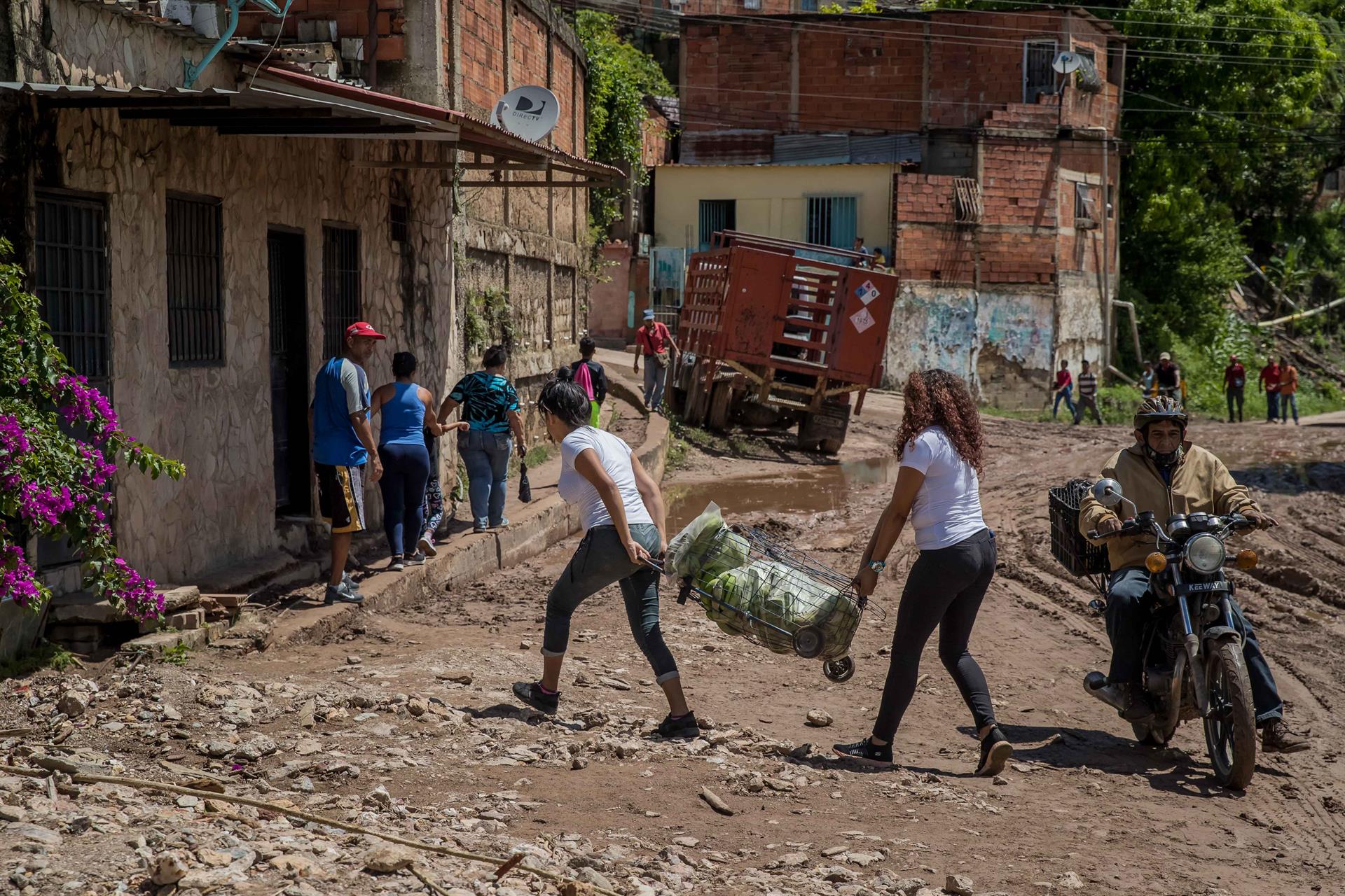 “Hay formas de solucionar esto”: ingenieros agrónomos tienen un plan para evitar que se profundicen los deslaves en Venezuela