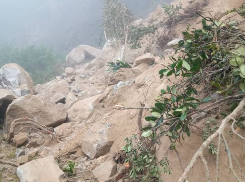 Cerrado acceso a Choroní por deslizamiento de tierras