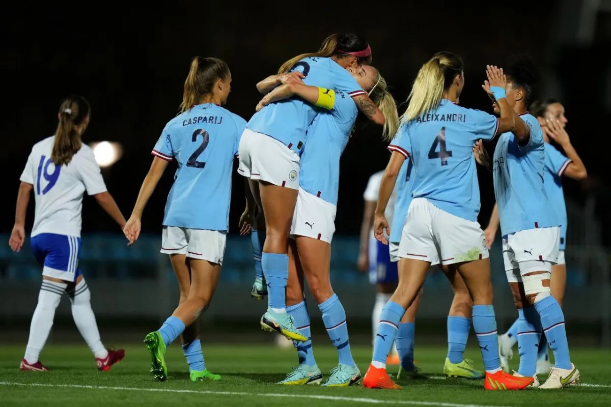 El Manchester City femenino dejará de usar shorts blancos “por el período”