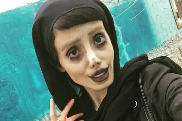 La impactante imagen de la Angelina Jolie “zombie” a su salida de la cárcel