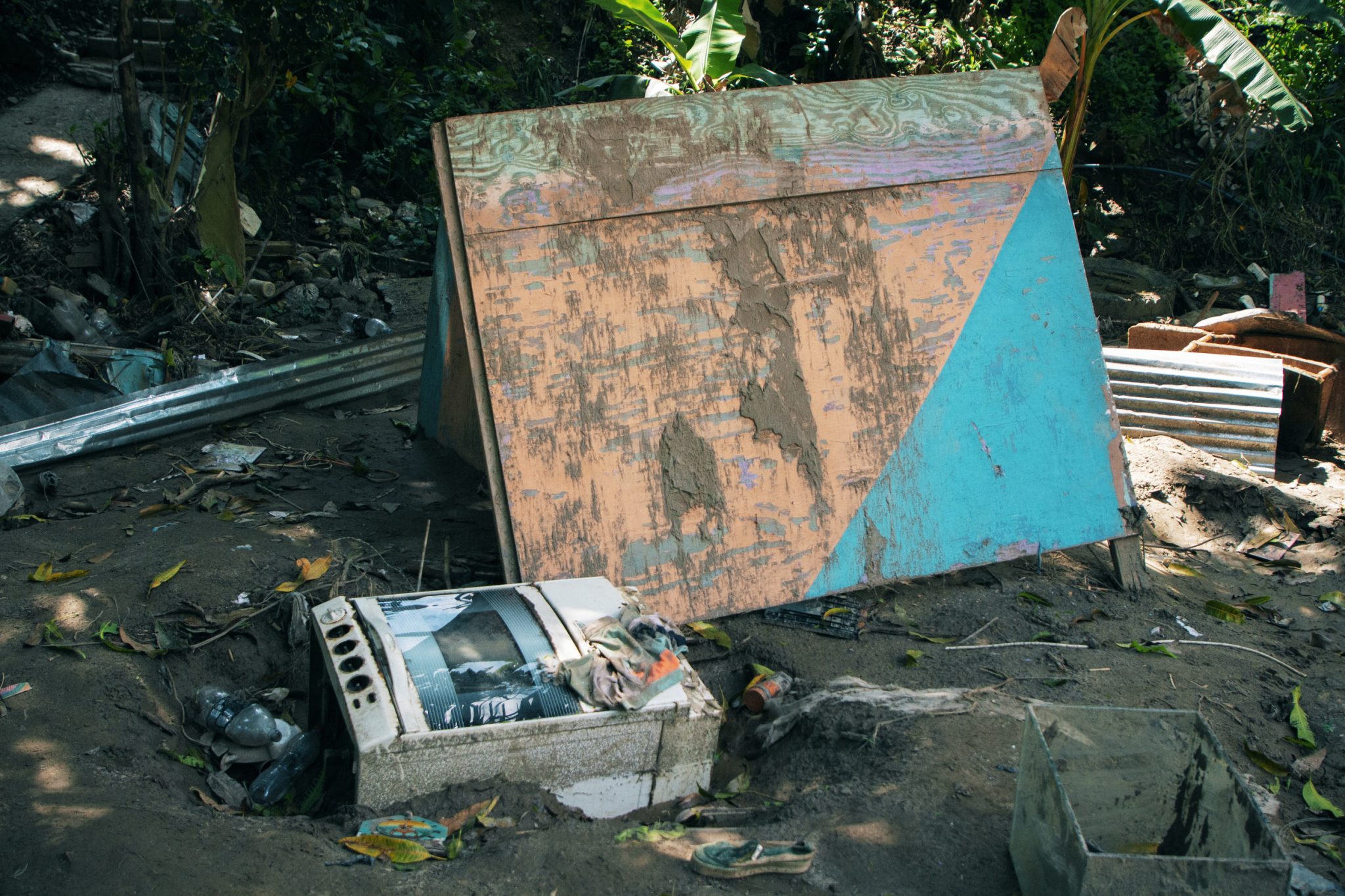 Habitantes de Choroní, abandonados por el chavismo ante cierre de la vía por deslizamiento de tierras