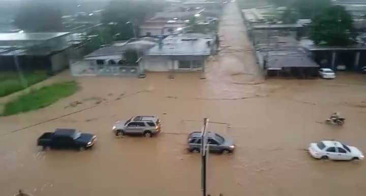 Lluvias reviven el terror de las inundaciones en Socopó: Aún siguen sin limpiar los drenajes en este pueblo barinés