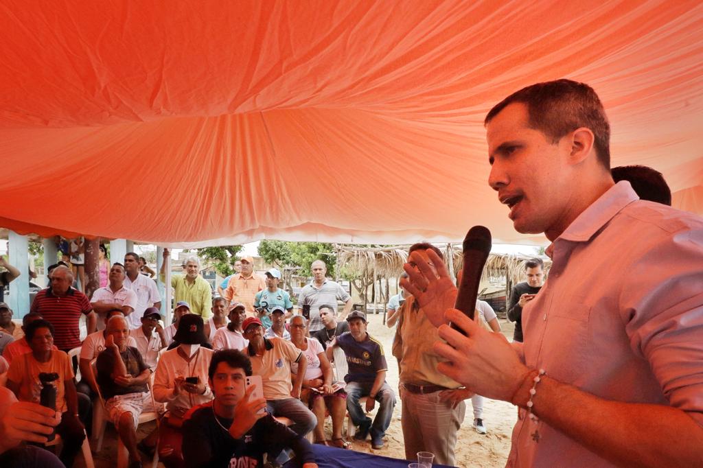 Juan Guaidó participa en asamblea de pescadores en el sector Peñón en Cumaná este #6Oct (VIDEO)