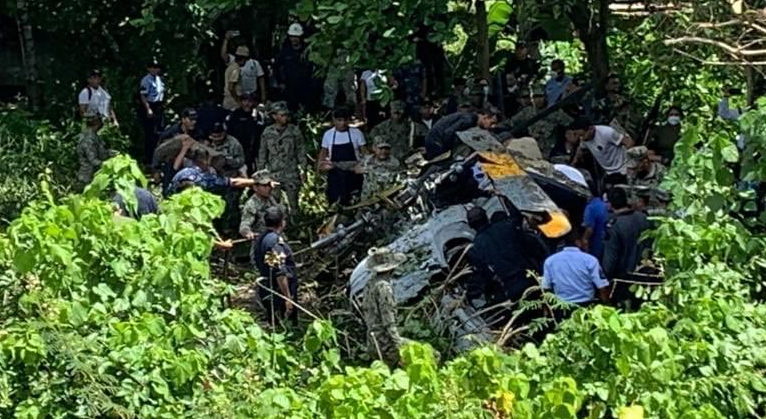 VIDEO: Se desplomó un helicóptero militar en México