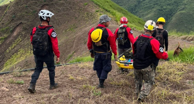 VIDEOS: Abuelos incomunicados fueron rescatados con vida en Quebrada Seca, cerca de Las Tejerías