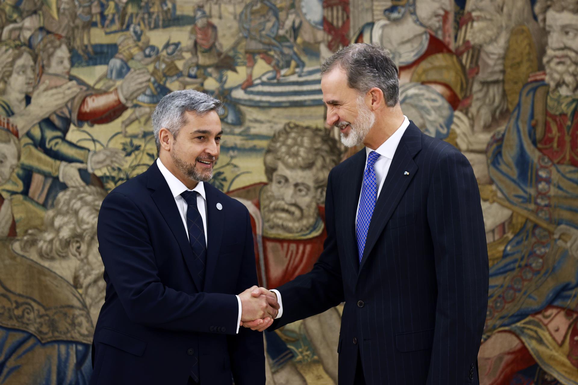 El rey Felipe VI de España recibió al presidente de Paraguay, Mario Abdo: “La visita refuerza los históricos lazos entre países” (Fotos)