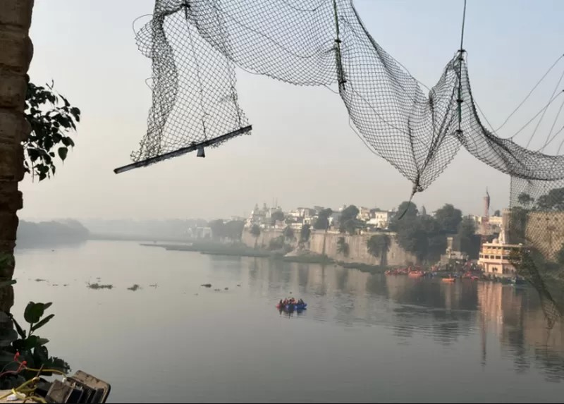 Cómo una atracción turística se convirtió en una trampa mortal que dejó decenas de muertos en India