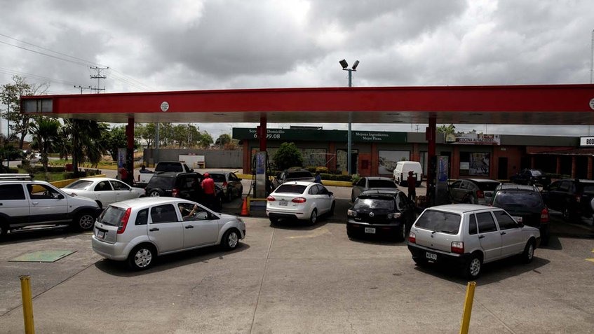 Zulianos hartos de que las estaciones integrales de gasolina funcionen “a medias”