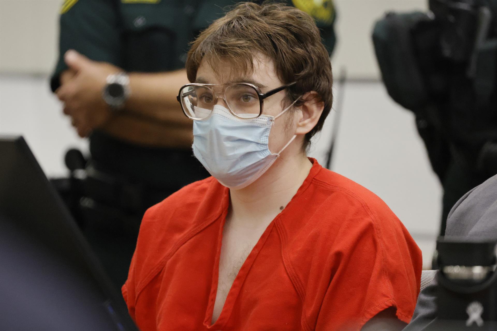 Una comisión de Florida concluye que la jueza del caso del asesino de Parkland falló