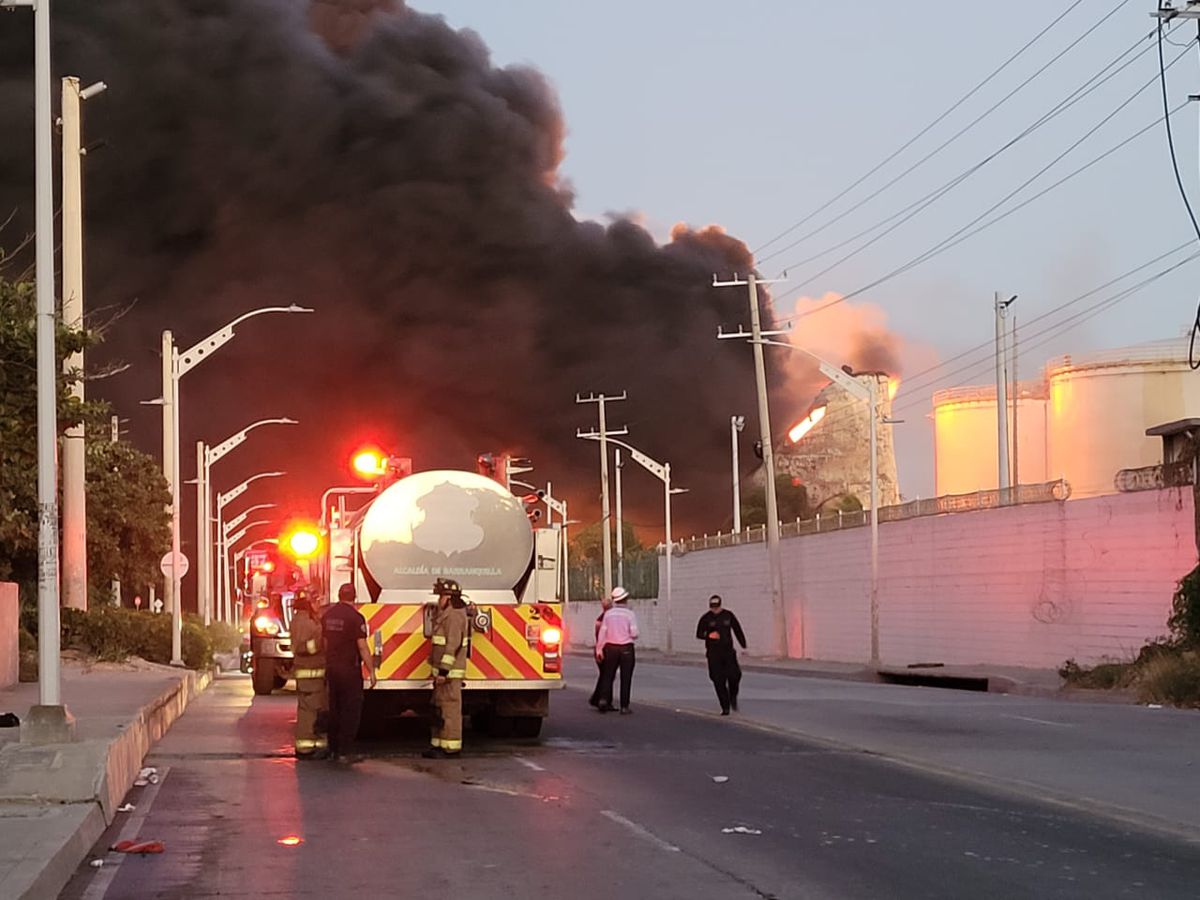 Bombero murió tras la explosión de un depósito de combustible en Barranquilla