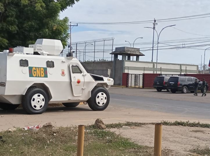 Motín en El Marite: Silencio absoluto a 35 horas del secuestro de la directora del penal