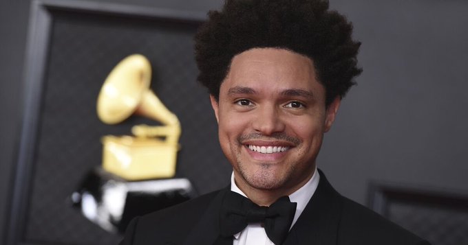 El cómico Trevor Noah presentará los premios Grammy por tercer año consecutivo