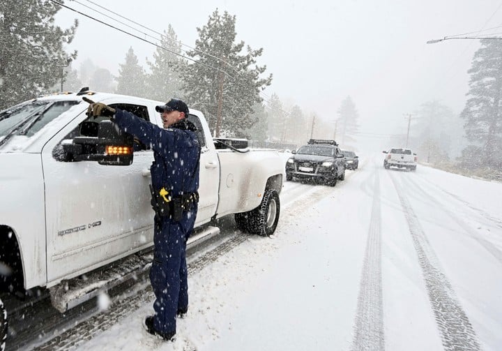 Nieve, tornados e inundaciones: Estados Unidos se enfrenta a la “tormenta perfecta”