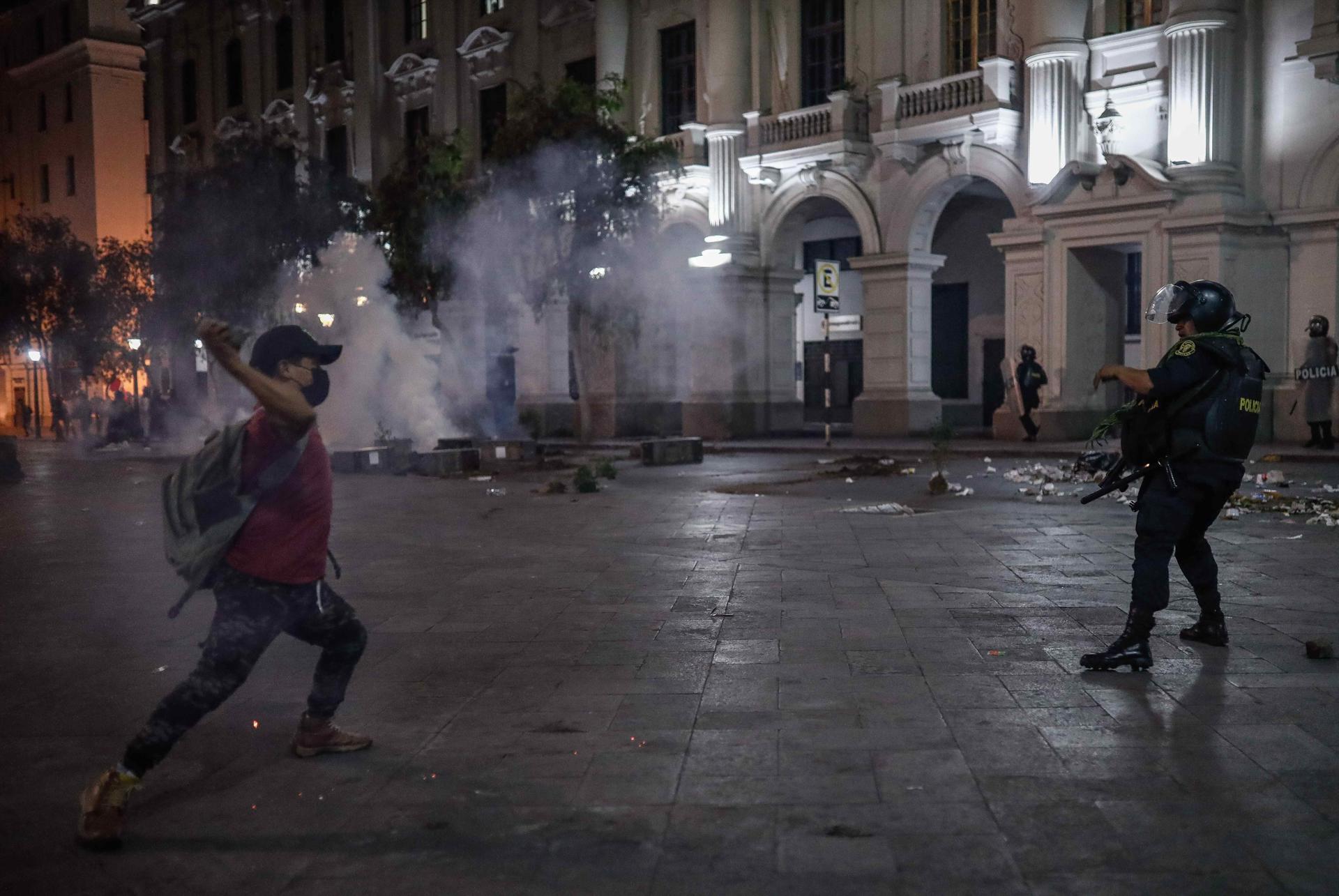 Boluarte declara estado de emergencia en las zonas más afectadas por las protestas en Perú