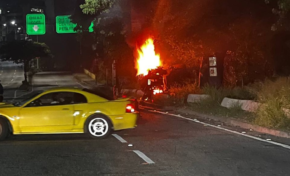 Un volcamiento dejó sin vida a un pasajero en Chuao