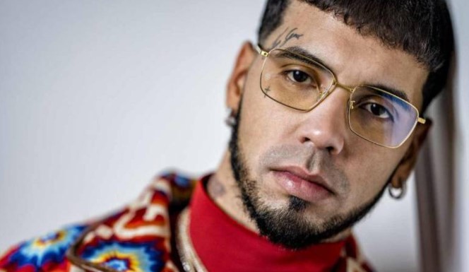 Guerra en la música: Anuel arremete contra Bad Bunny tras su pelea con Arcángel (VIDEO)