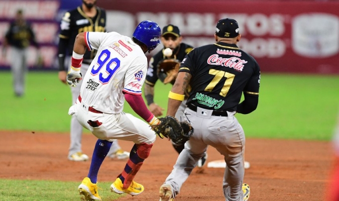 ¿Por qué Tiburones pone bajo protesta el segundo juego de la final ante Leones?