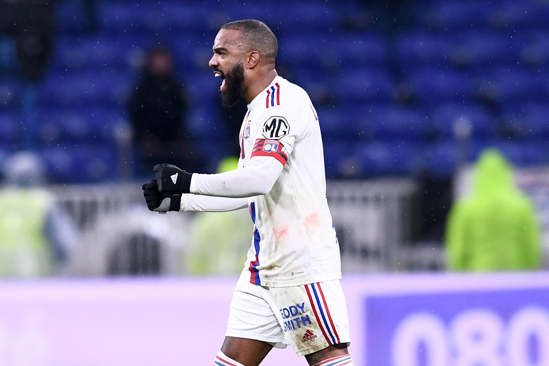 El Lyon pasa a octavos de la Copa de Francia con hat-trick de Lacazette